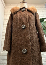 Load image into Gallery viewer, 1950’s Vintage Sable Fur Brown Coat
