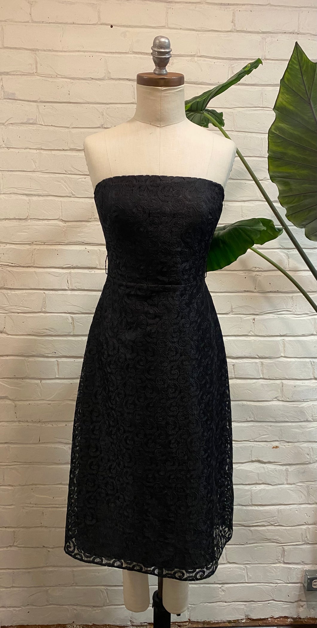 1980’s Vintage Black Strapless Lace Dress